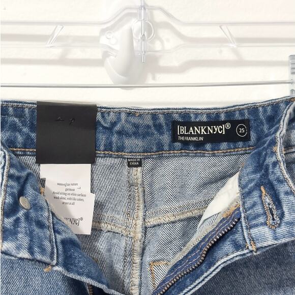 NWT: BlankNYC - The Franklin, Ribcage, Wide Leg, Distressed Jeans (size 25) - Picture 3 of 4